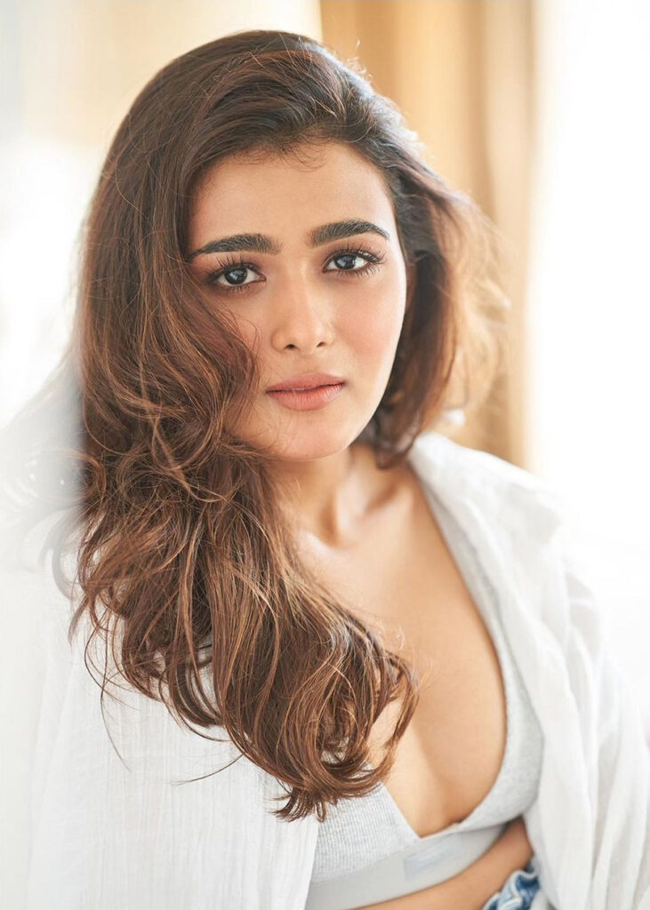 Beautiful Indian actress Shalini Pandey